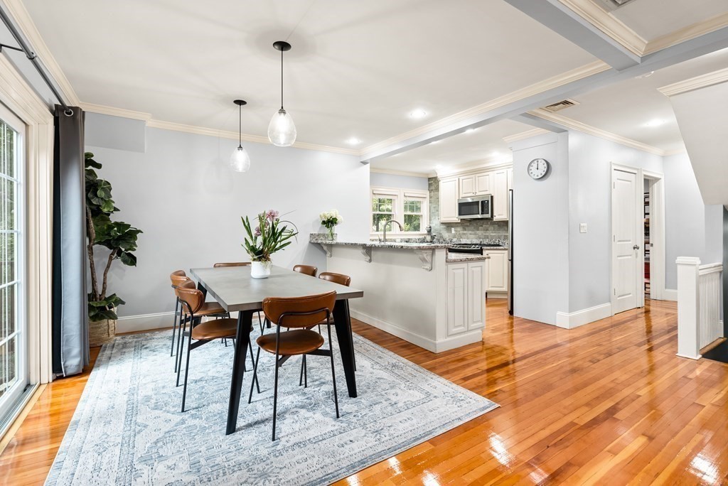 54 Beaconsfield Road, Unit 54 Brookline, MA 02445 - Photo 5 of 21