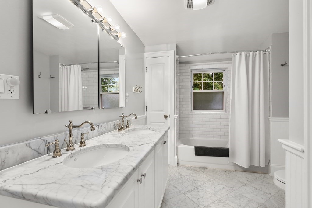 54 Beaconsfield Road, Unit 54 Brookline, MA 02445 - Photo 10 of 21