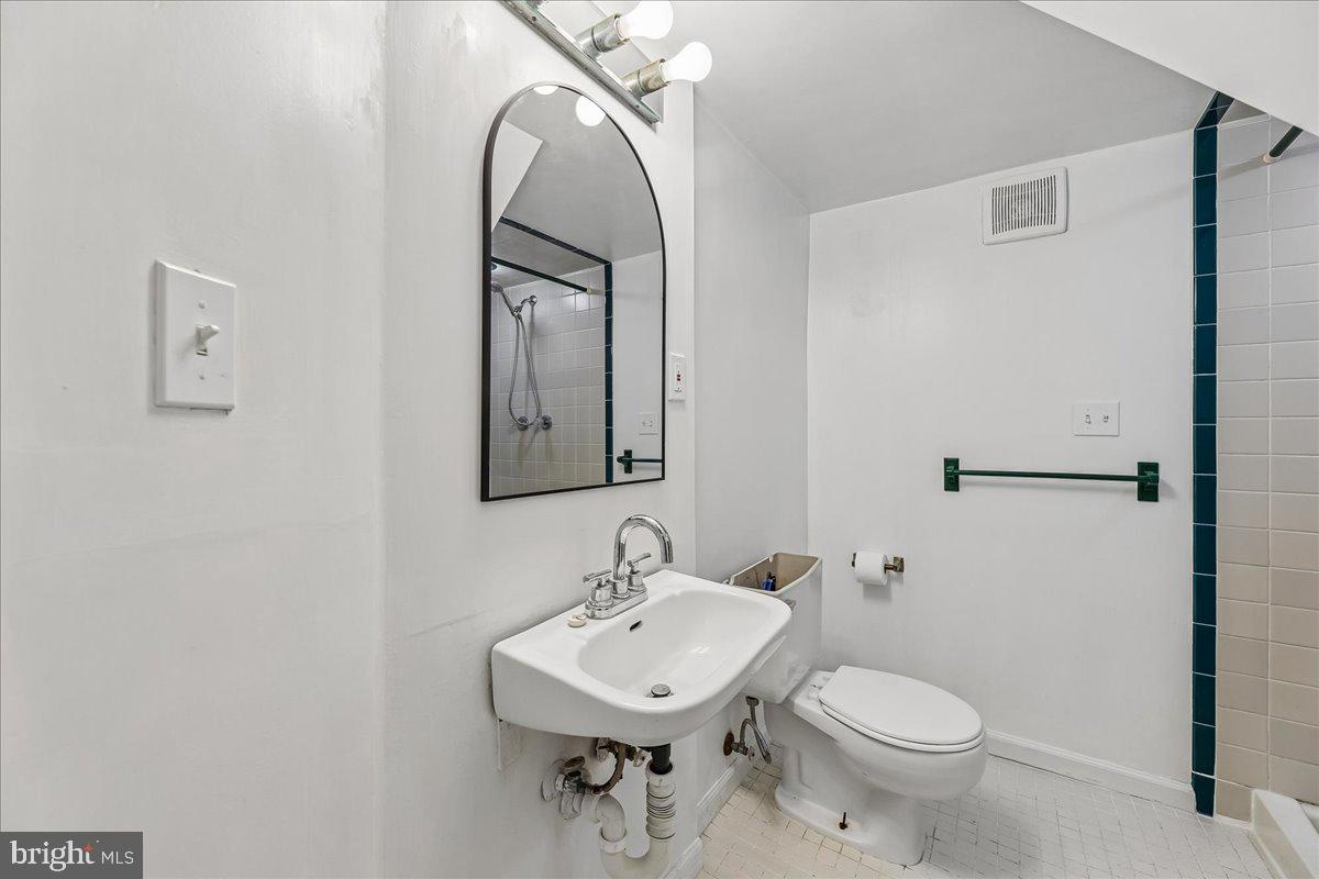 2709 Fenimore Road Silver Spring, MD 20902 - Photo 19 of 41