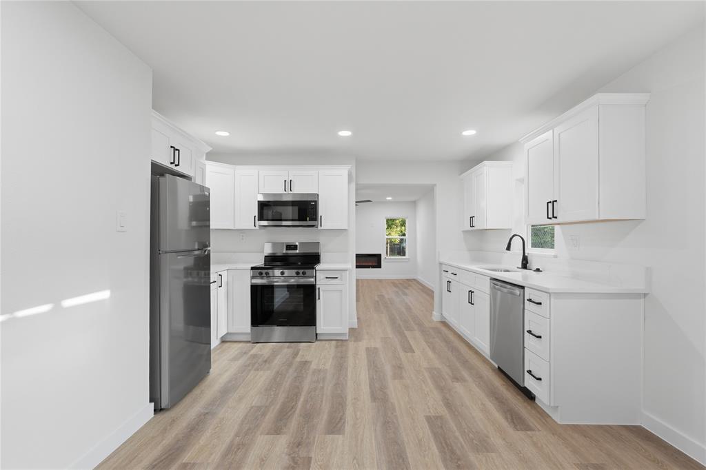 2607 Brandon Street Dallas, TX 75211 - Photo 6 of 14