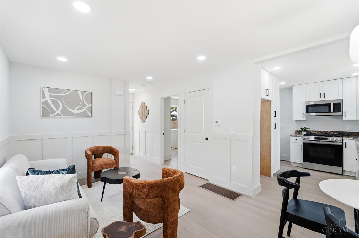 8810 Pine Road Cincinnati, OH 45242 - Photo 7 of 43 Gallery Image 7