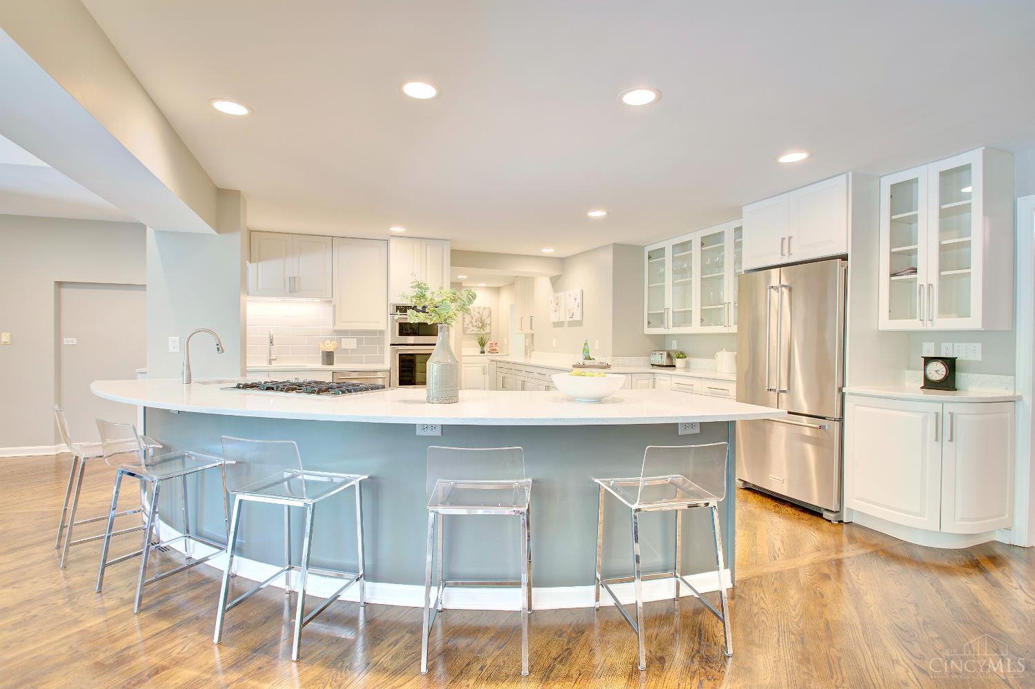 5995 Drake Road Cincinnati, OH 45243 - Photo 13 of 80