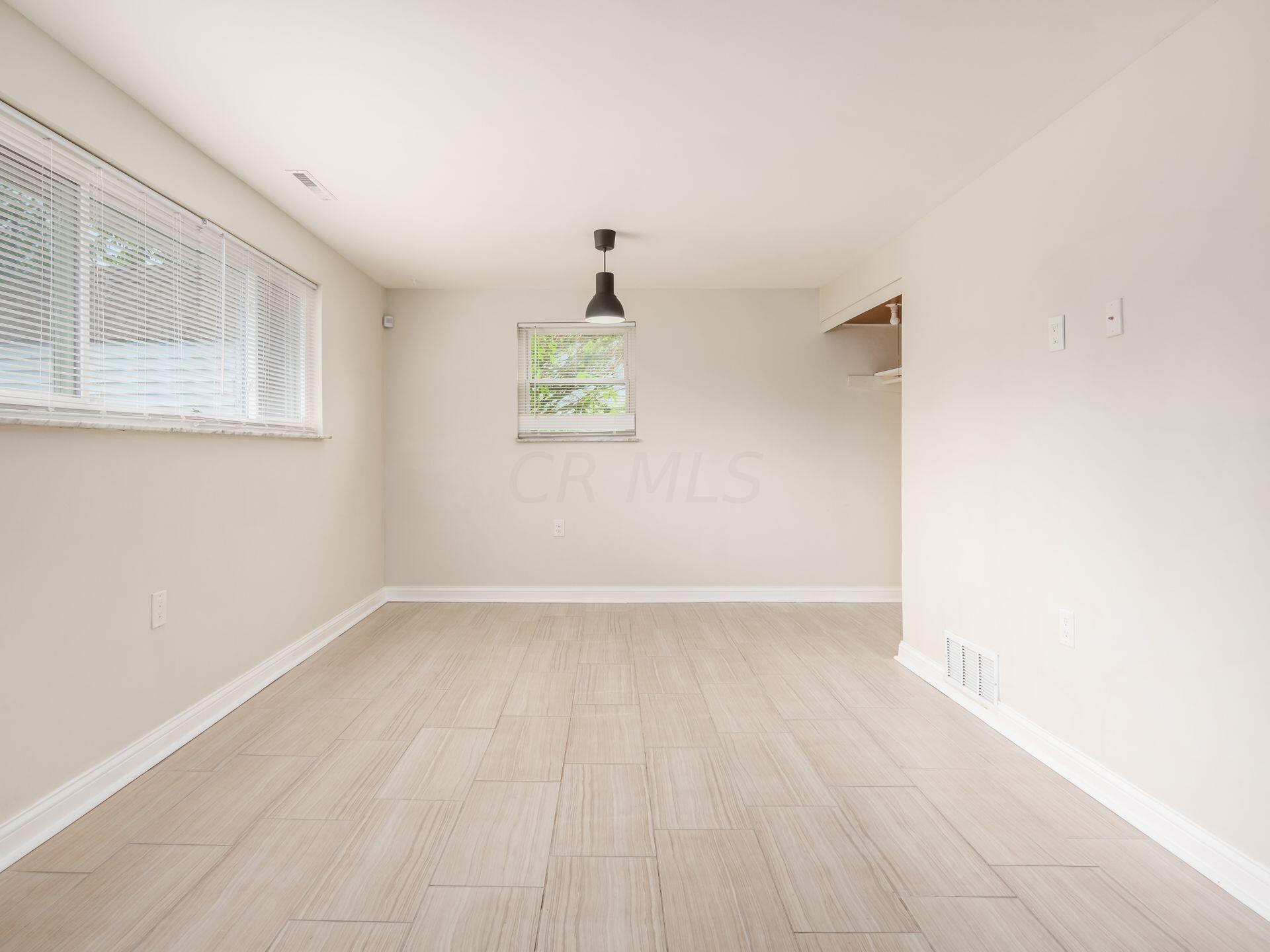6515 Faircrest Road Columbus, OH 43229 - Photo 24 of 33 024_9114_i 6515 Faircrest 048
