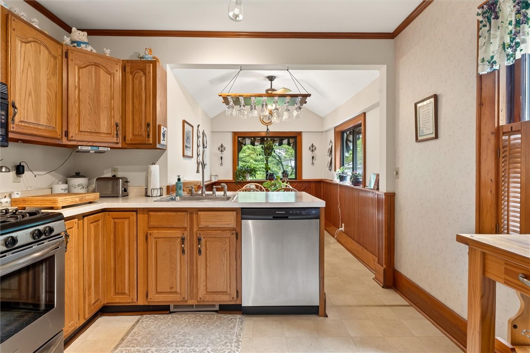 3948 Culver Road Irondequoit, NY 14622 - Photo 20 of 49