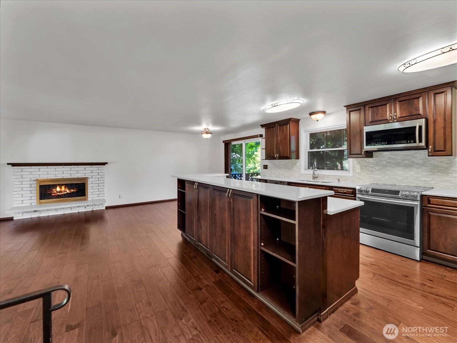 713 220th Street Southwest Bothell, WA 98021 - Photo 5 of 32