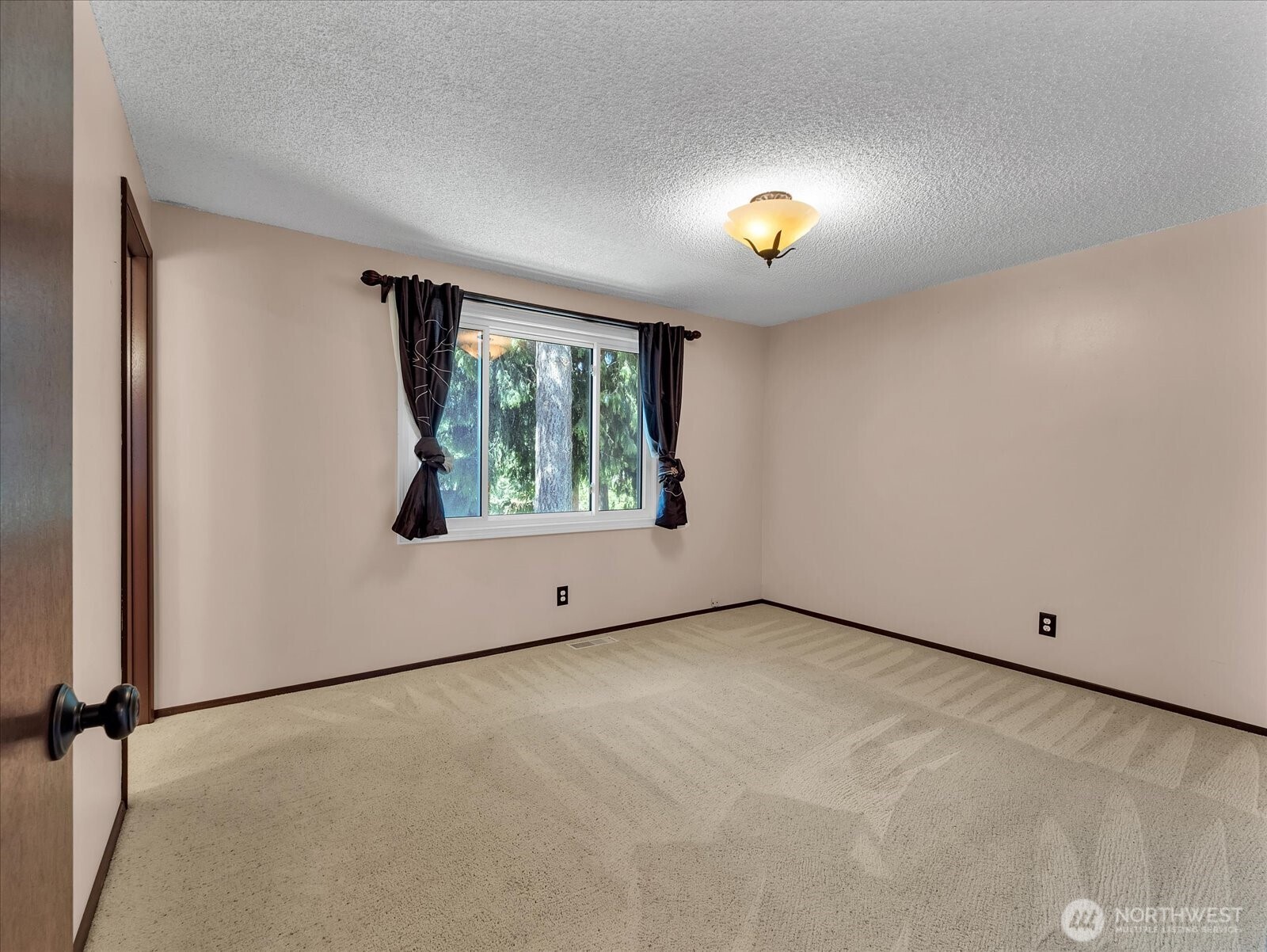 713 220th Street Southwest Bothell, WA 98021 - Photo 7 of 32