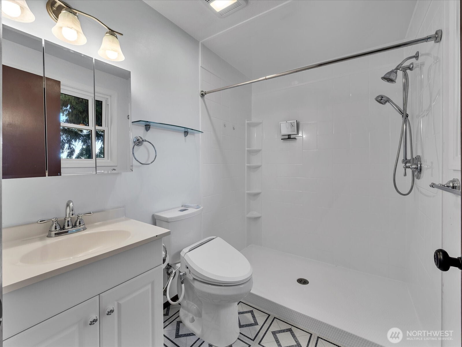 713 220th Street Southwest Bothell, WA 98021 - Photo 9 of 32