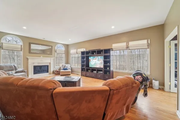 $935,000 | 5 Megan Terrace, Sparta, NJ 07871