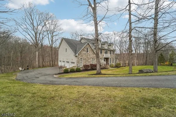 $935,000 | 5 Megan Terrace, Sparta, NJ 07871