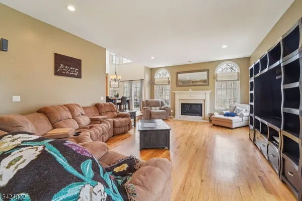 $935,000 | 5 Megan Terrace, Sparta, NJ 07871
