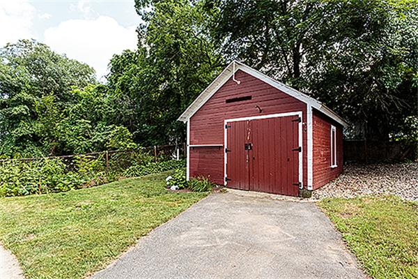 74 Circuit Road Medford, MA 02155 - Photo 3 of 26 Gallery Image 3