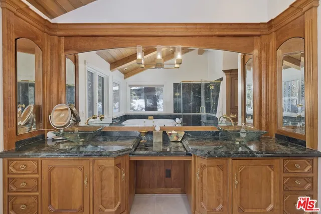 $2,950,000 | 370 Ranch Road, Mammoth Lakes, CA 93546