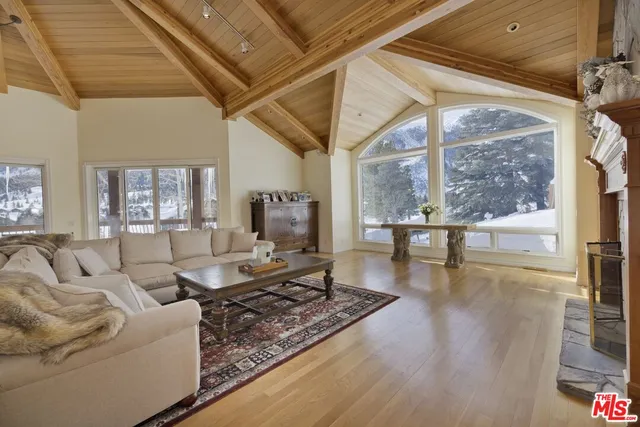 $2,950,000 | 370 Ranch Road, Mammoth Lakes, CA 93546