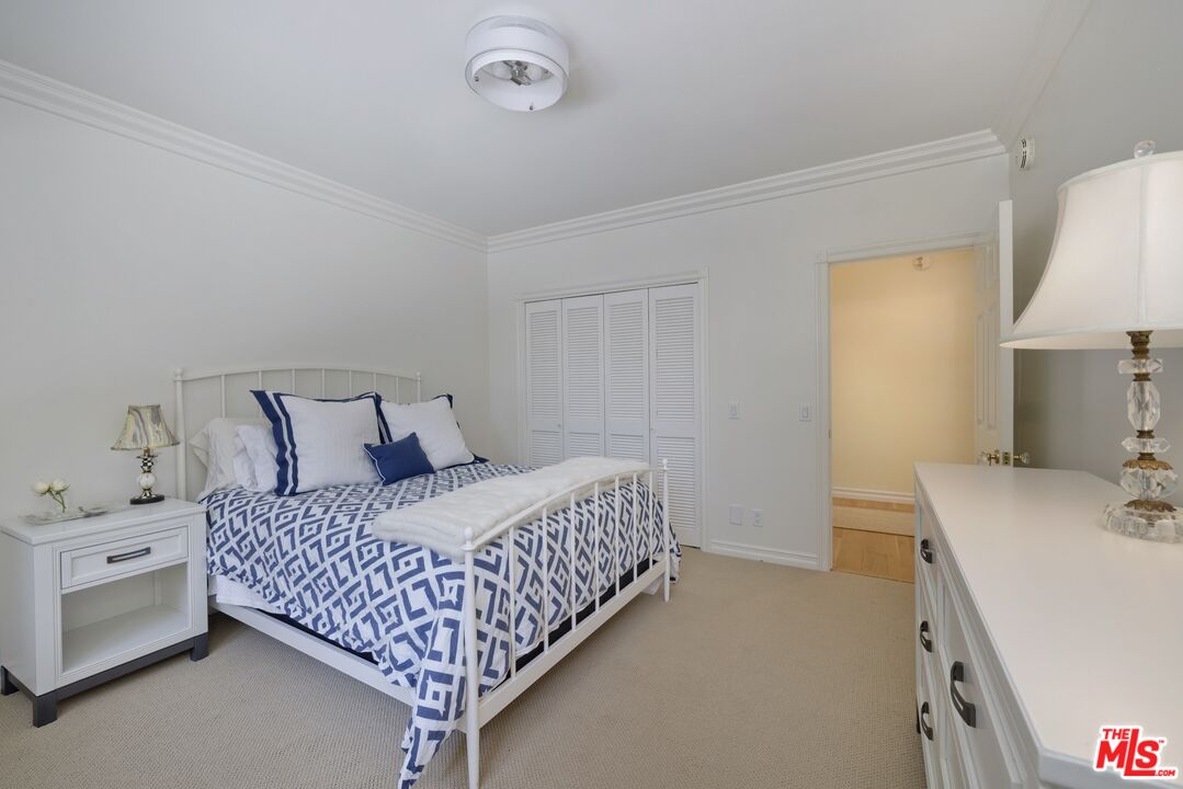 370 Ranch Road Mammoth Lakes, CA 93546 - Photo 33 of 38 a bedroom with a bed and a sink