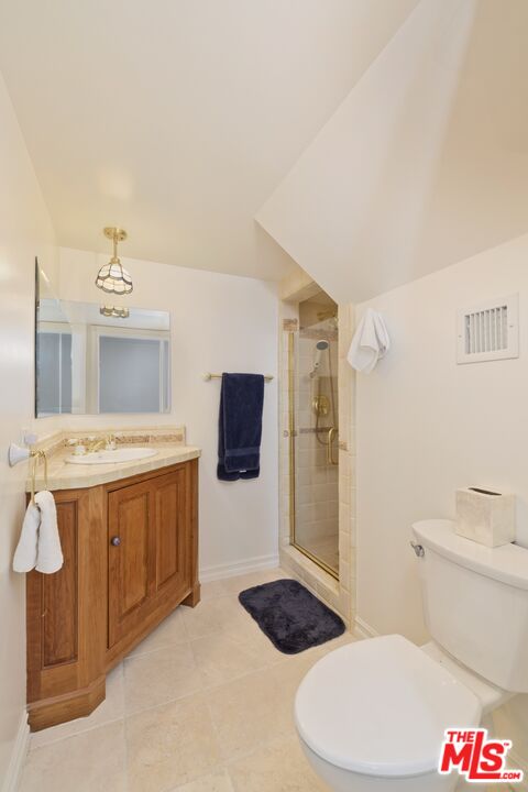 370 Ranch Road Mammoth Lakes, CA 93546 - Photo 34 of 38 a bathroom with a sink a toilet and shower