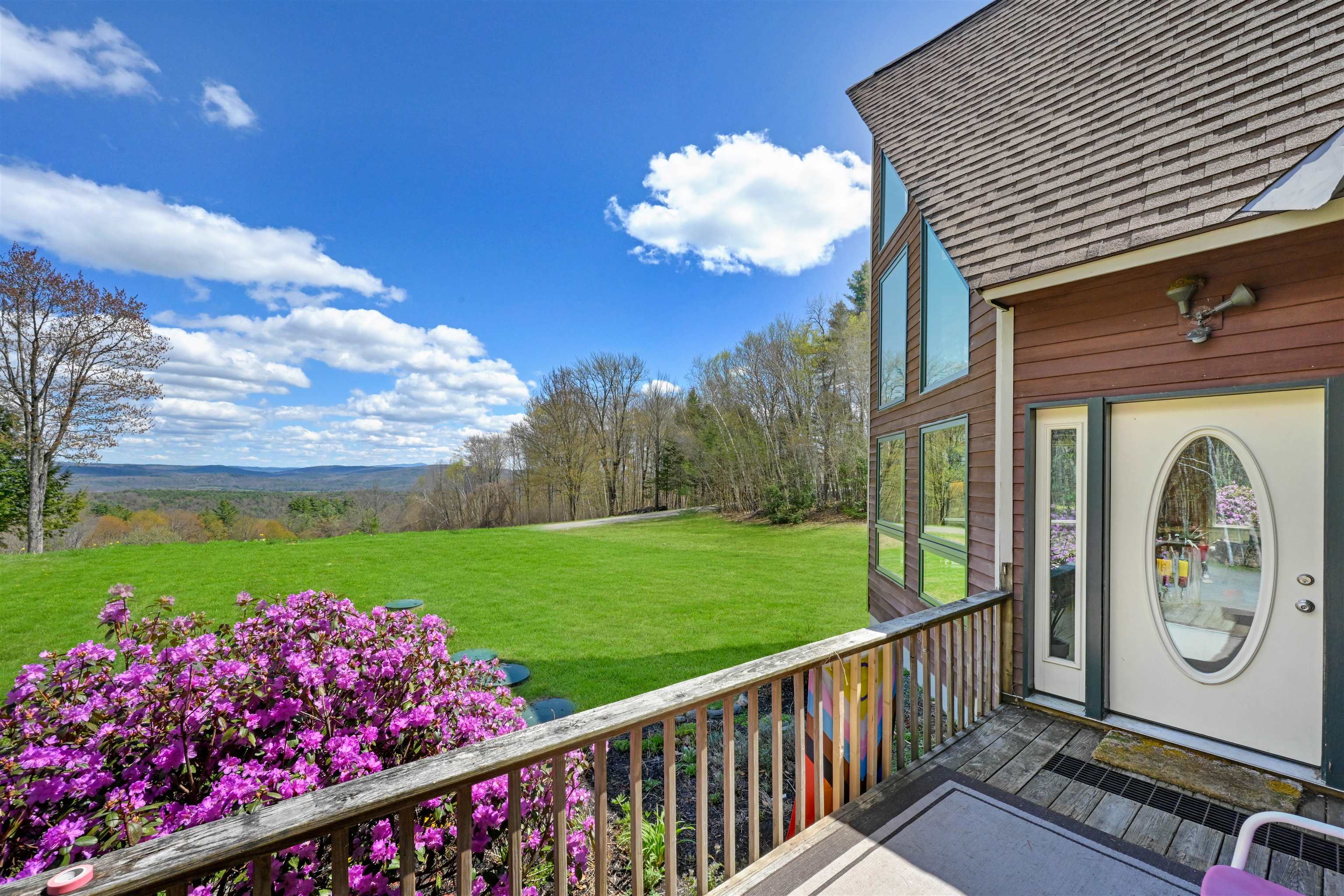 49 View Point Road Putney, VT 05346 - Photo 2 of 47