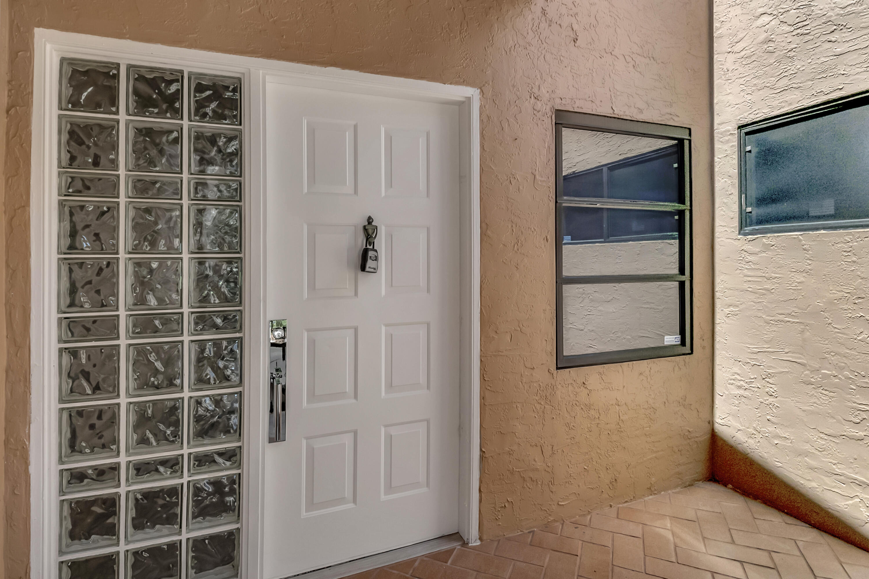 8370 Springlake Drive Boca Raton, FL 33496 - Photo 5 of 50 DSC_1473