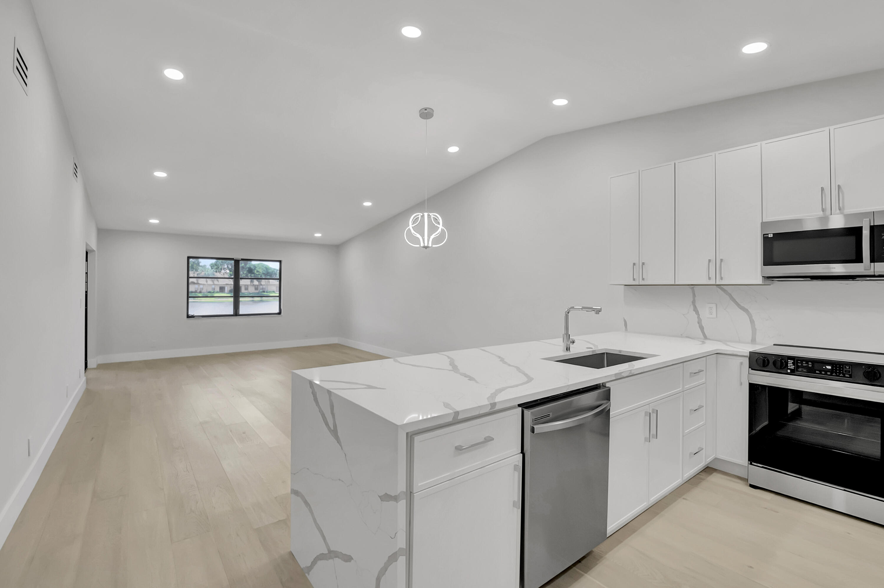8370 Springlake Drive Boca Raton, FL 33496 - Photo 7 of 50 DSC_1480