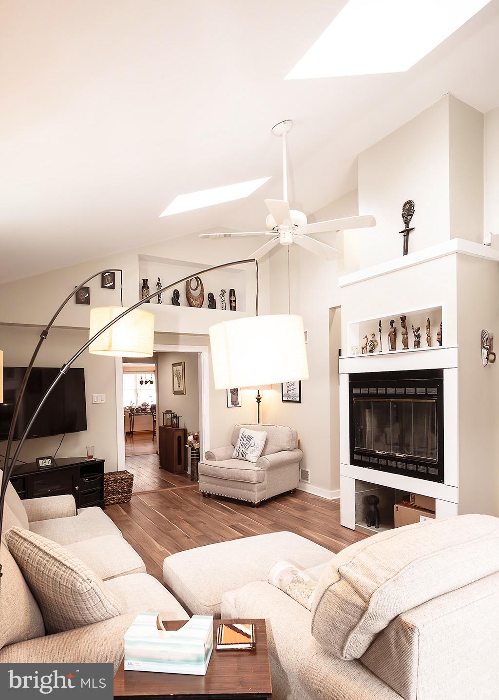 1645 Parkview Road York, PA 17406 - Photo 5 of 31 Gallery Image 5
