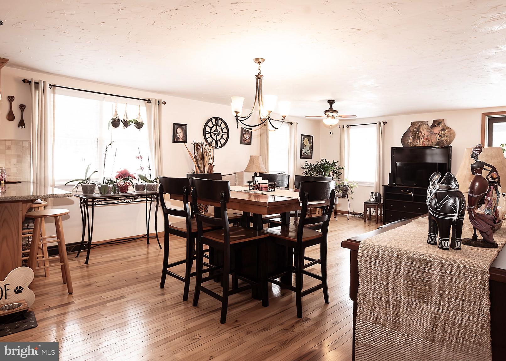 1645 Parkview Road York, PA 17406 - Photo 10 of 31 Gallery Image 10