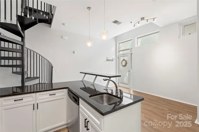 $300,000 | 2076 Euclid Avenue, Charlotte, NC 28203