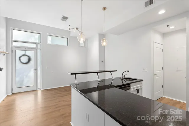 $300,000 | 2076 Euclid Avenue, Charlotte, NC 28203