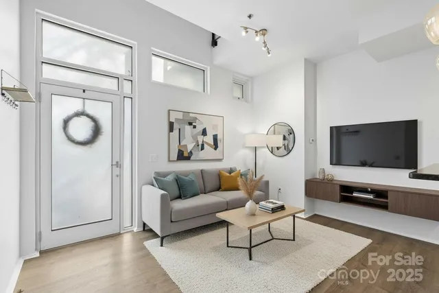 $300,000 | 2076 Euclid Avenue, Charlotte, NC 28203