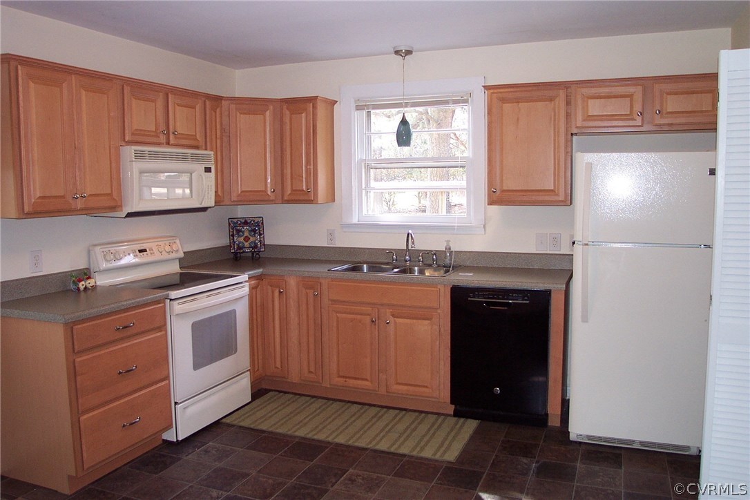 805 Conduit Road Colonial Heights, VA 23834 - Photo 4 of 21 Kitchen was updated in 2013 and all Appliances inc
