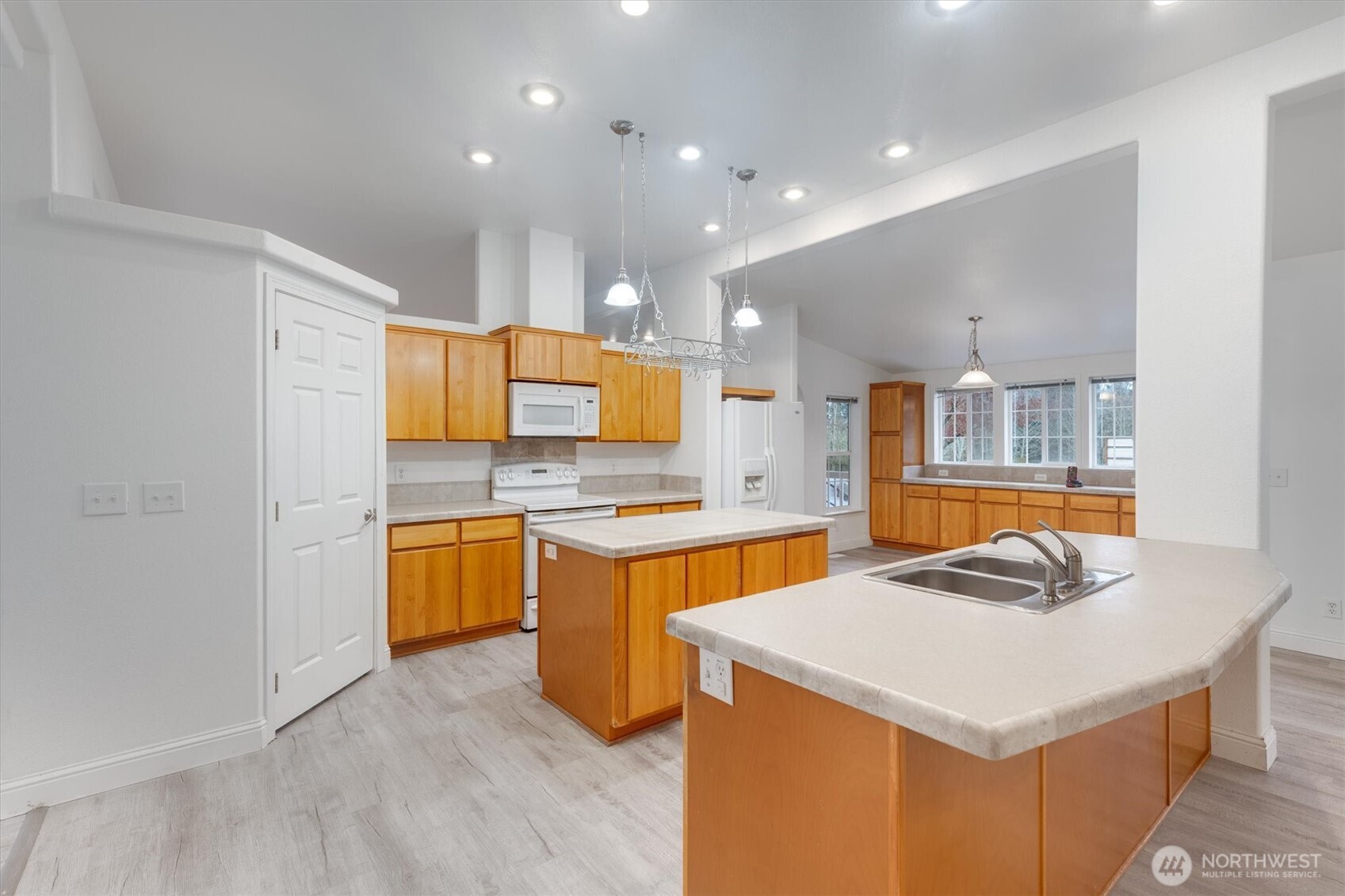 149 Trapper Lane Kelso, WA 98626 - Photo 10 of 40