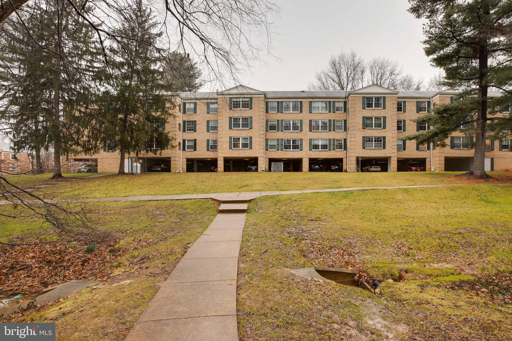 7651 Tremayne Place, Unit 202 McLean, VA 22102 - Photo 36 of 59 Paths