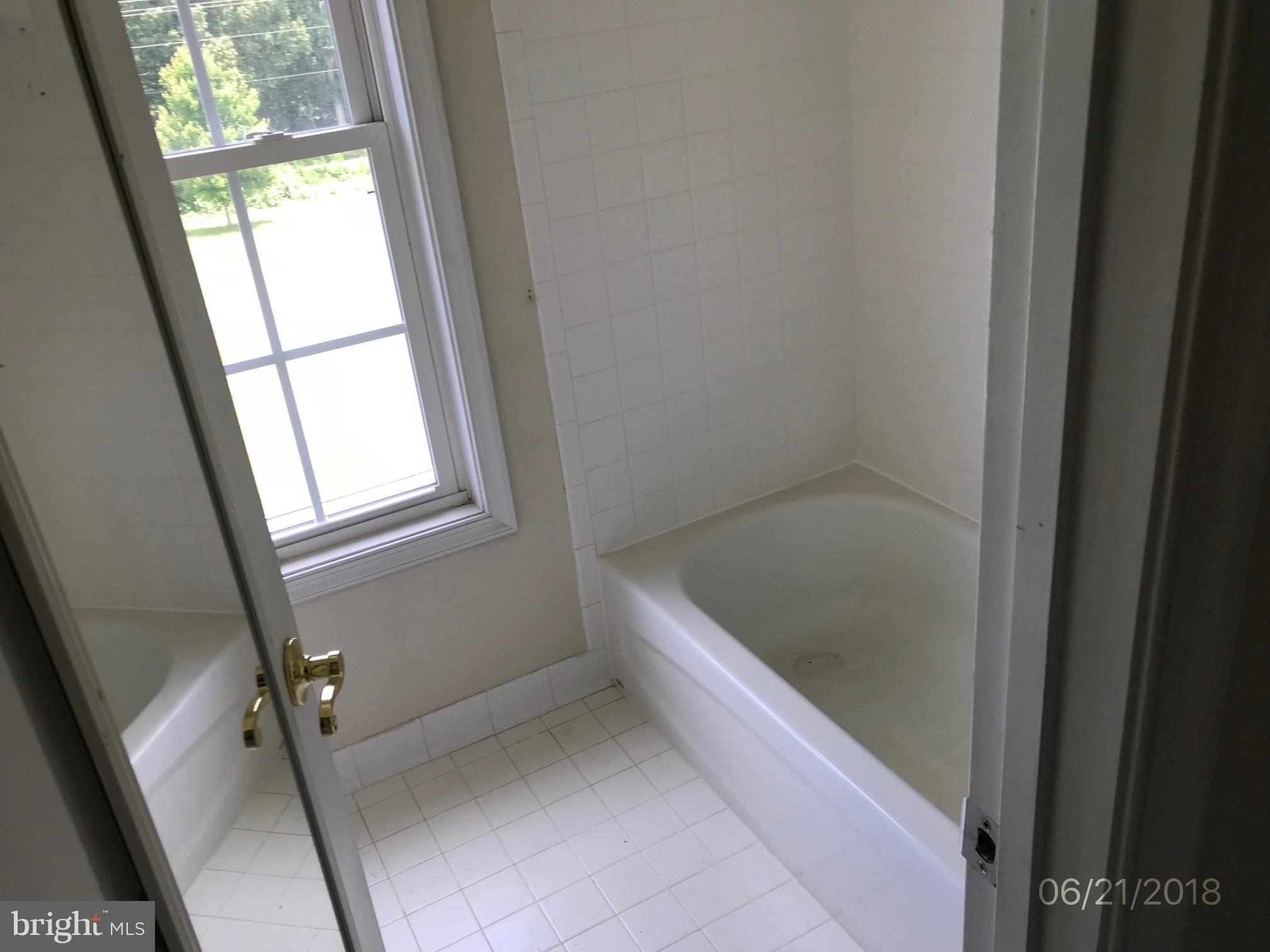 13600 Union Church Road Sumerduck, VA 22742 - Photo 18 of 22 Bath