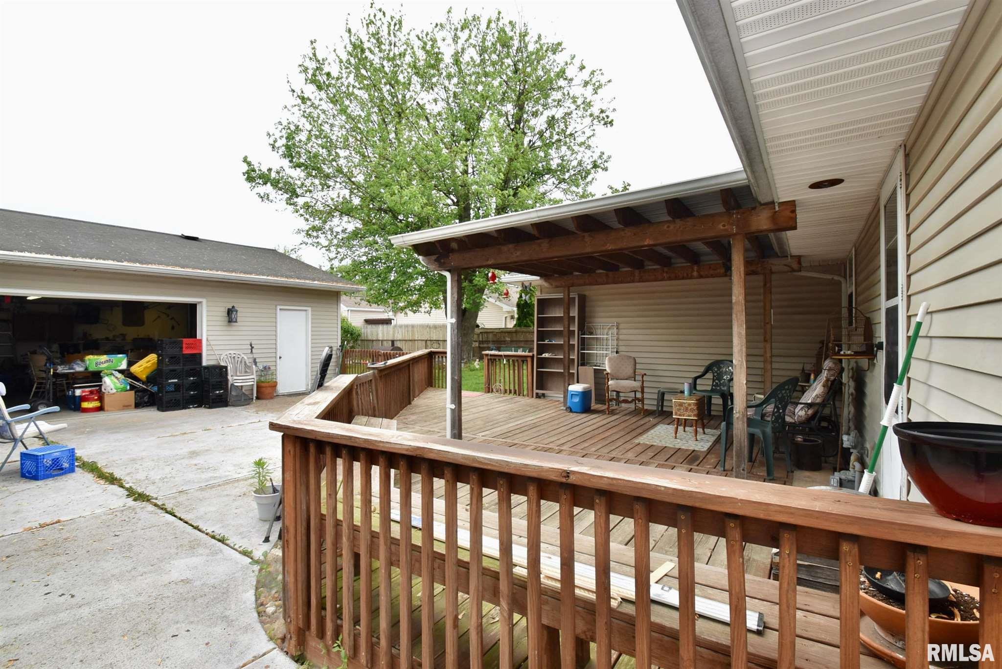 111 Briargate Road Washington, IL 61571 - Photo 13 of 15 Gallery Image 13