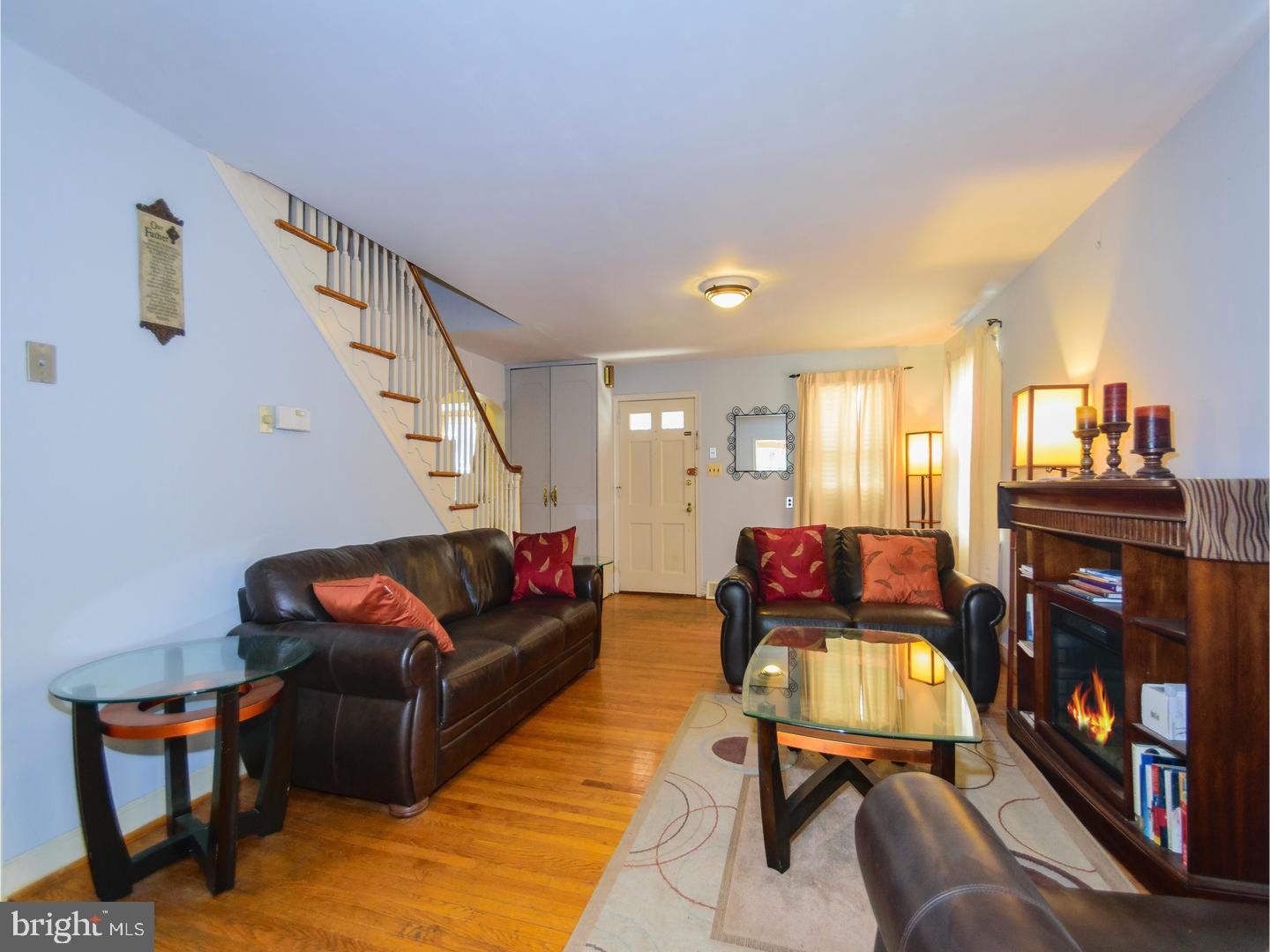 116 Parkview Road Cheltenham, PA 19012 - Photo 3 of 24 Living Room