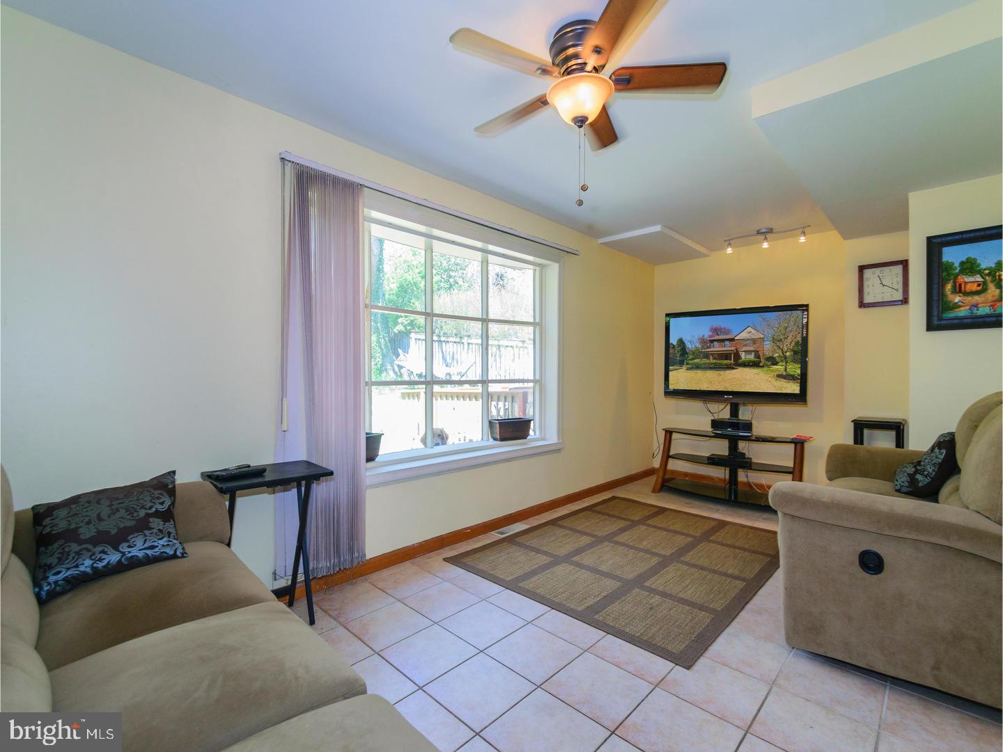 116 Parkview Road Cheltenham, PA 19012 - Photo 4 of 24 Den