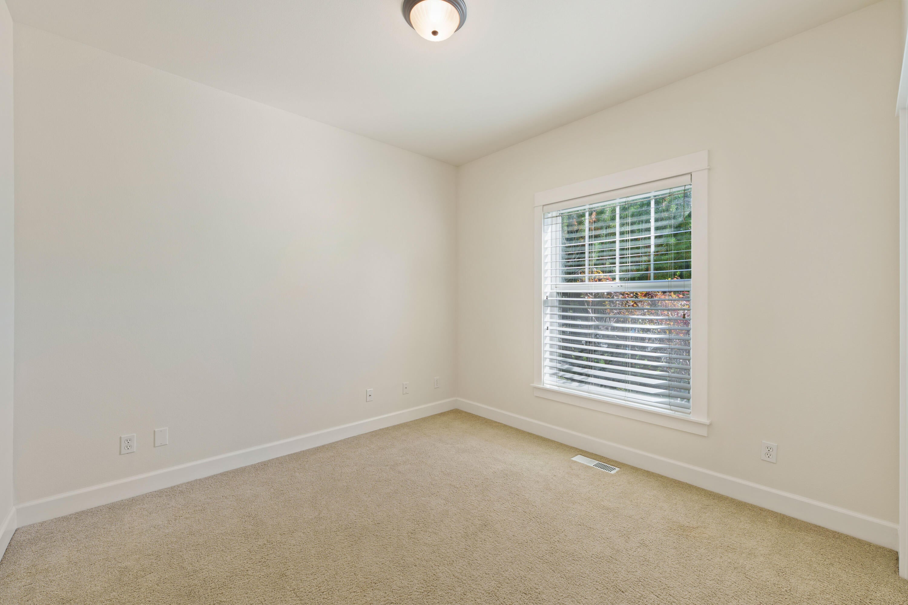 2431 Northwest Awbrey Road Bend, OR 97703 - Photo 7 of 35 DSC06514