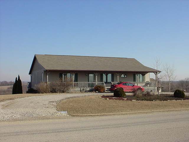 20205 Elizabeth Road Mount Carroll, IL 61053 - Photo 1 of 9 Gallery Image 1