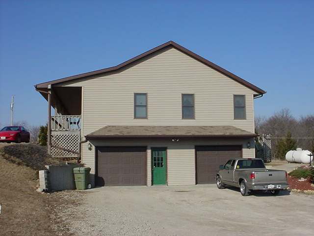 20205 Elizabeth Road Mount Carroll, IL 61053 - Photo 3 of 9 Gallery Image 3