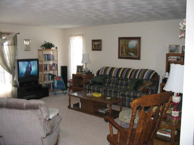 20205 Elizabeth Road Mount Carroll, IL 61053 - Photo 4 of 9 Gallery Image 4