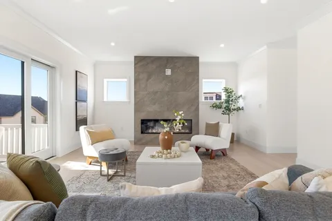 $2,099,000 | 24 Mount Zion Road, Melrose, MA 02176