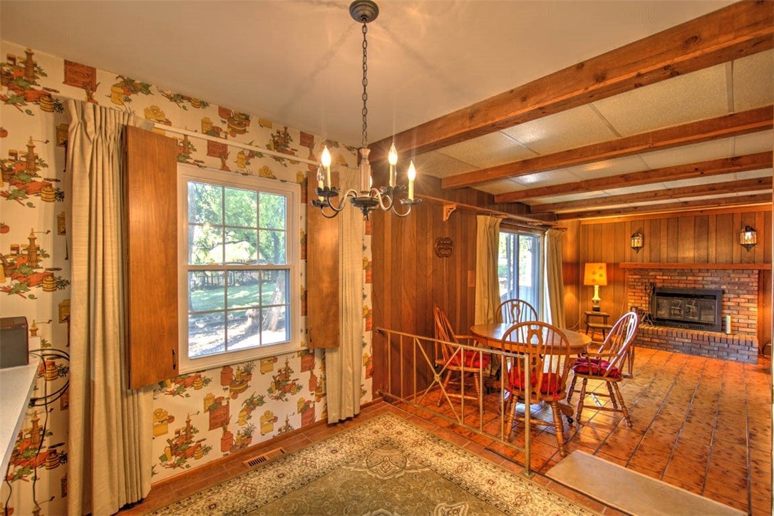 2343 Hawthorne Drive Decatur, IL 62521 - Photo 12 of 39 Gallery Image 12