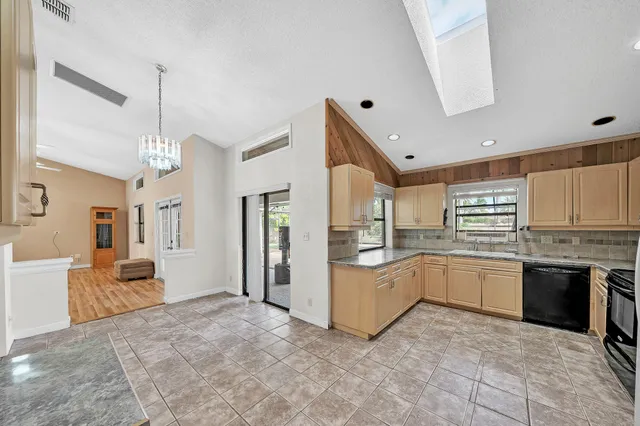 $705,000 | 4377 Northwest 88th Terrace, Coral Springs, FL 33065