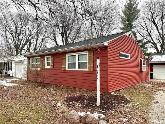 $147,000 | 1660 Elmwood Street, Jacksonville, IL 62650