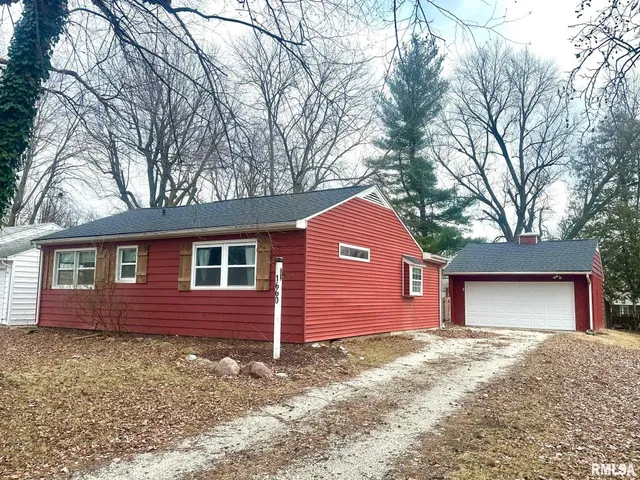 $143,000 | 1660 Elmwood Street, Jacksonville, IL 62650