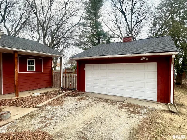 $143,000 | 1660 Elmwood Street, Jacksonville, IL 62650