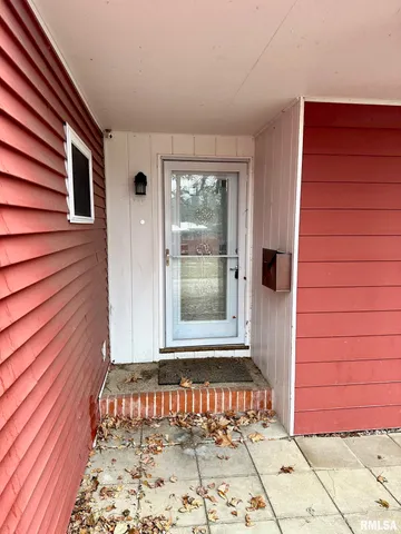 $147,000 | 1660 Elmwood Street, Jacksonville, IL 62650