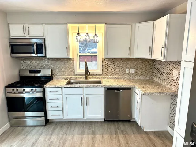 $147,000 | 1660 Elmwood Street, Jacksonville, IL 62650