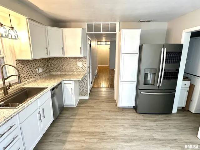 $147,000 | 1660 Elmwood Street, Jacksonville, IL 62650