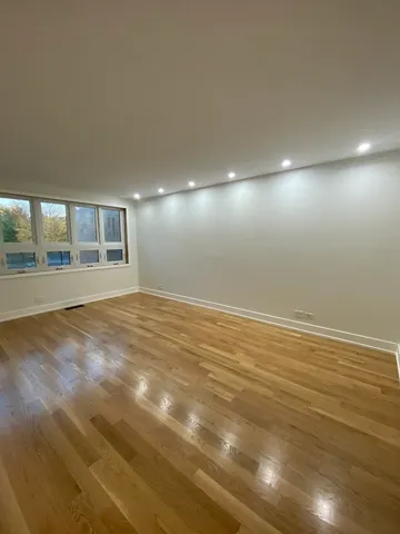 $2,500 | 3270 North Elston Avenue, Unit 1, Chicago, IL 60618