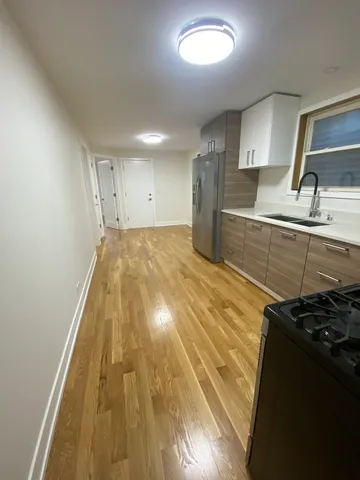 $2,500 | 3270 North Elston Avenue, Unit 1, Chicago, IL 60618