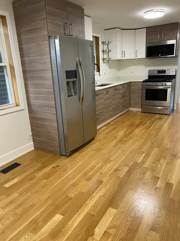 $2,500 | 3270 North Elston Avenue, Unit 1, Chicago, IL 60618